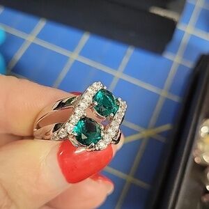 Emerald Rhinestone Silver Tone Ring Size 10